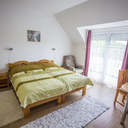 Balazs Vendeghaz Apartmán *